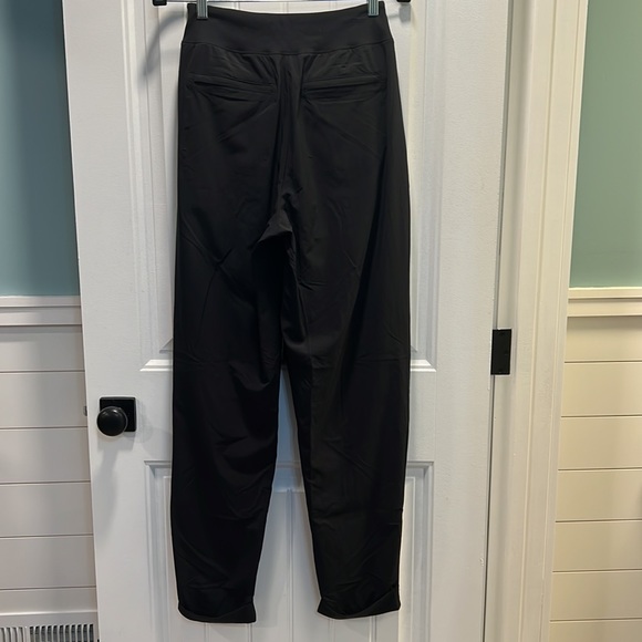 Athleta‎ Black Belted Cuffed ‘Cardiff’ Pant. Size 6T. - Picture 4 of 9